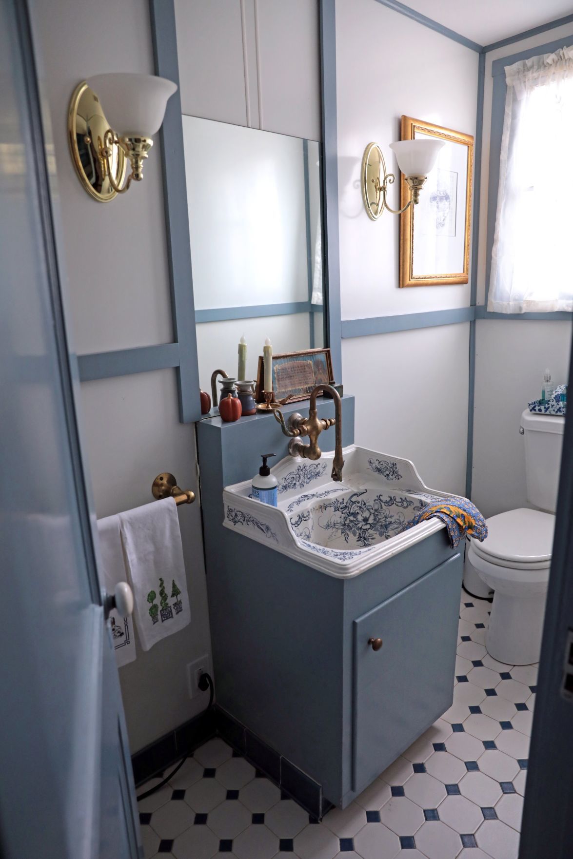 At Home: A historic home in Elsah, Ill.